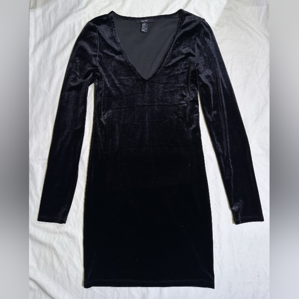 Black Velvet Long Sleeve V Neck Dress